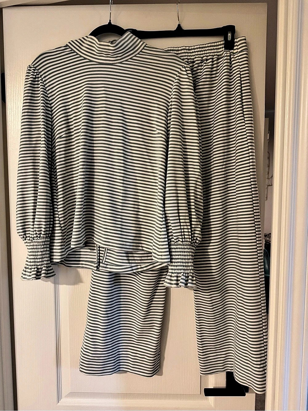 Buru- Women's Green & White Striped Two-Piece Set Like New